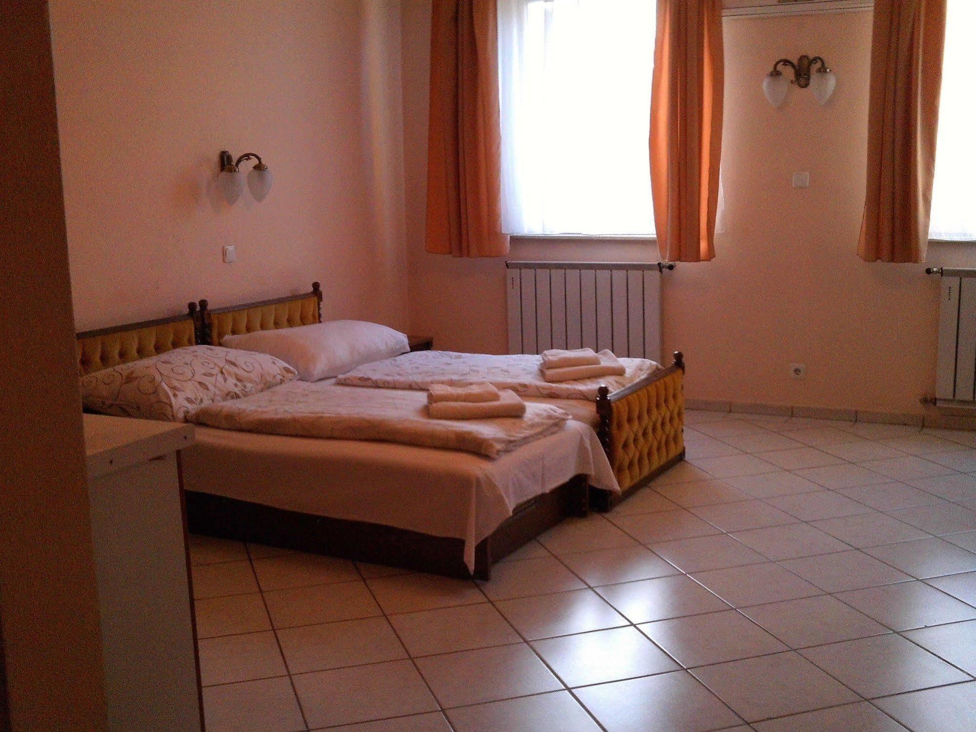 Hotel Happy Apartments Budapeşte Dış mekan fotoğraf